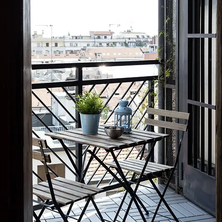 Retreats Apartment *